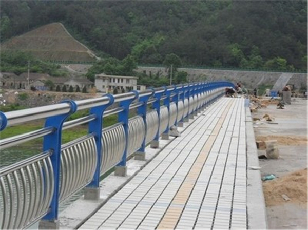宜昌不锈钢桥梁护栏是一种什么材质的护栏